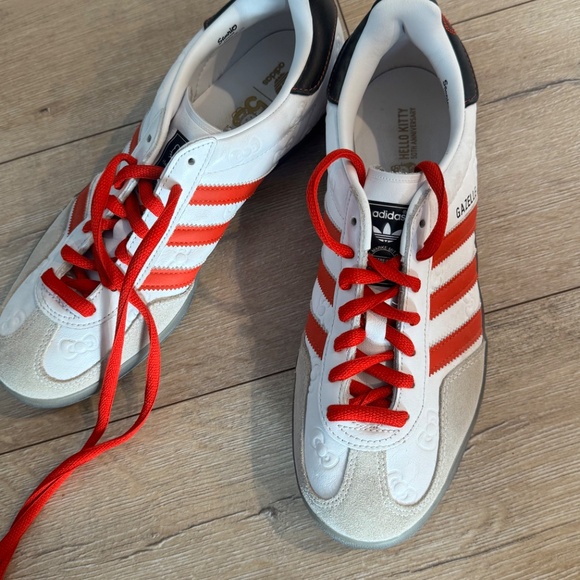 adidas gazelle silver green womens adidas Sambae Hello Kitty Shoe White/Black main image 0